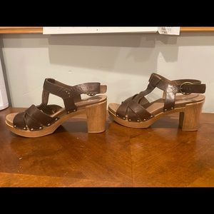 Dansko Daniela teak vintage brown sandals